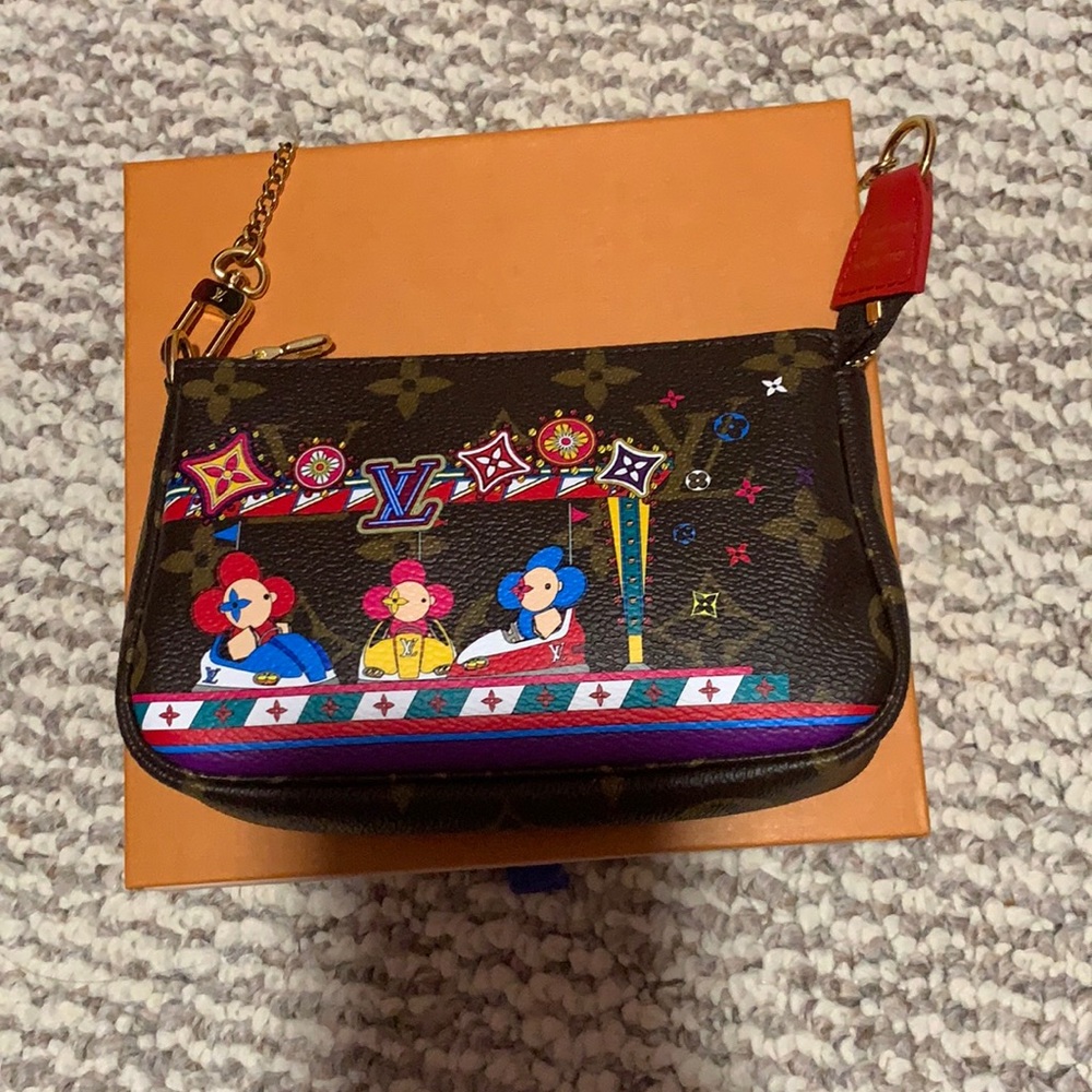 Louis Vuitton Mini Pochette 2020 animation